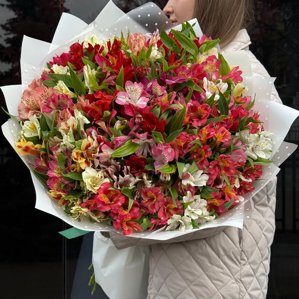 51 ветка альстромерии